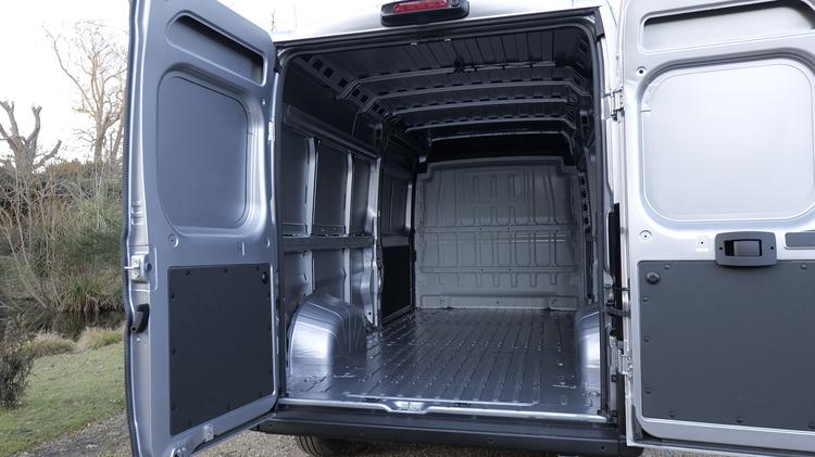 VAUXHALL MOVANO 3.5T HEAVY L4 DIESEL FWD 2.2 Turbo D 140 Dropside Prime